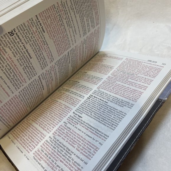 Holy Bible Zondervan NIV Gift Bible PURPLE Brown Italian Duo-Tone - Picture 8 of 8